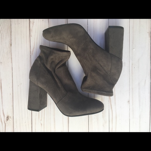 Abound Shoes - NWOT vegan suede chunky heel bootie